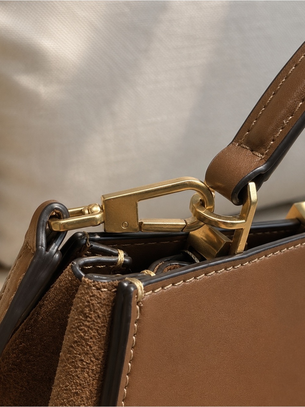 Tory Burch Tan Leather Top-Handle Satchel with Gold Logo - Picture 4 of 5